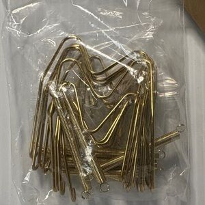 Plate Hangers 2 of each size - Brand New